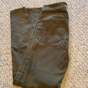 AE skinny jeans size 4 green color
